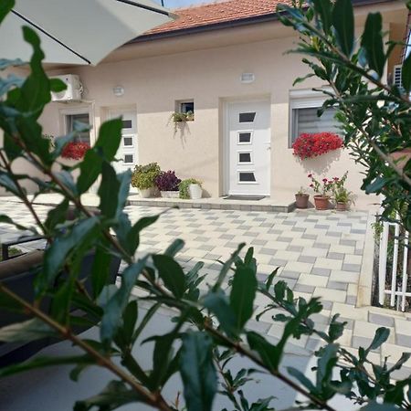 Leda Apartmani Smederevo Buitenkant foto