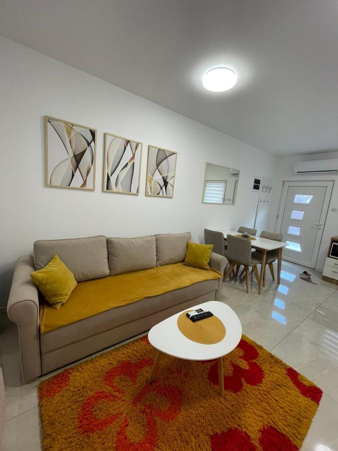 Leda Apartmani Smederevo Buitenkant foto